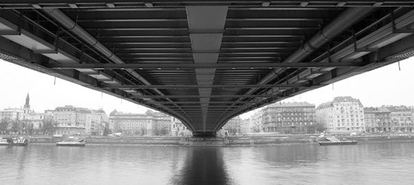 Mergers & Acquisitions, Compraventa de empresas